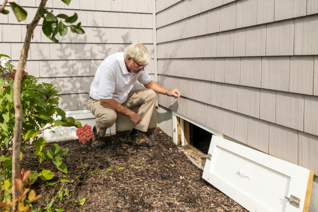 Crawl space pest control in Newnan, GA